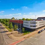 Cozy With 3 Bedroom Luxury Beds, Smart Tv, Wifi & Private Parking Spot * Magdeburg