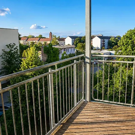 شقة Cozy With 3 Bedroom Luxury Beds, Smart Tv, Wifi & Private Parking Spot