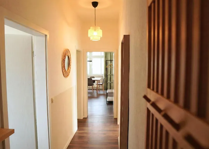 Cozy With 3 Bedroom Luxury Beds, Smart Tv, Wifi & Private Parking Spot Apartmán