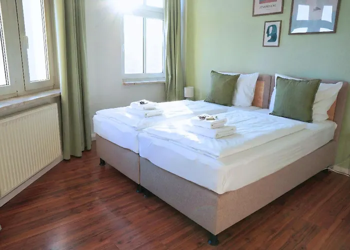 Cozy With 3 Bedroom Luxury Beds, Smart Tv, Wifi & Private Parking Spot * Magdeburg