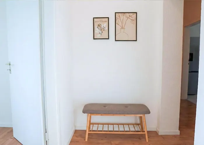 Apartmán Cozy With 3 Bedroom Luxury Beds, Smart Tv, Wifi & Private Parking Spot