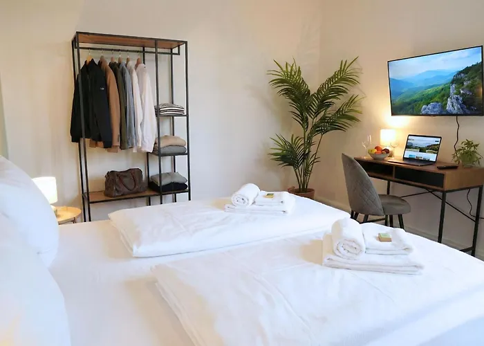 Apartmán Cozy With 3 Bedroom Luxury Beds, Smart Tv, Wifi & Private Parking Spot Magdeburk