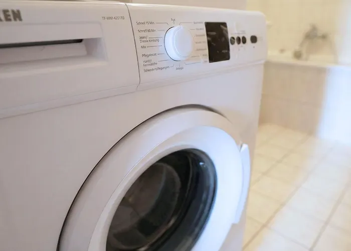 Apartmán Cozy With 3 Bedroom Luxury Beds, Smart Tv, Wifi & Private Parking Spot *