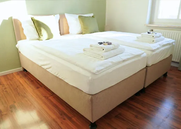 Apartmán Cozy With 3 Bedroom Luxury Beds, Smart Tv, Wifi & Private Parking Spot