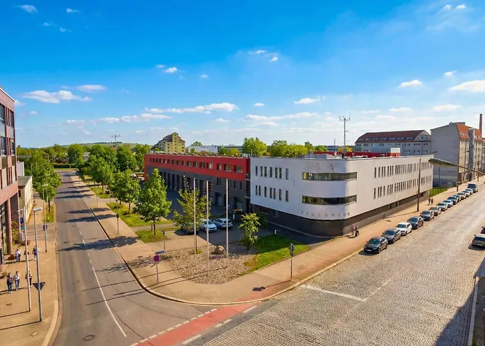 Cozy With 3 Bedroom Luxury Beds, Smart Tv, Wifi & Private Parking Spot * Magdeburg